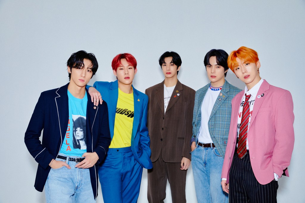 MONSTA X “THE DREAMING”