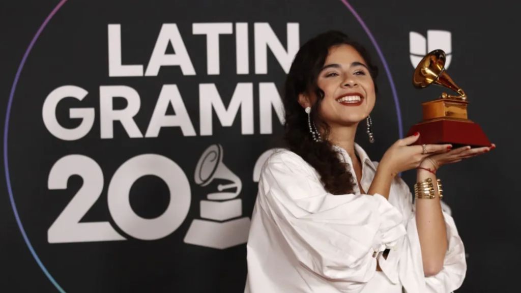 Silvana Estrada gana su primer Grammy Latino como Mejor Nueva Artista