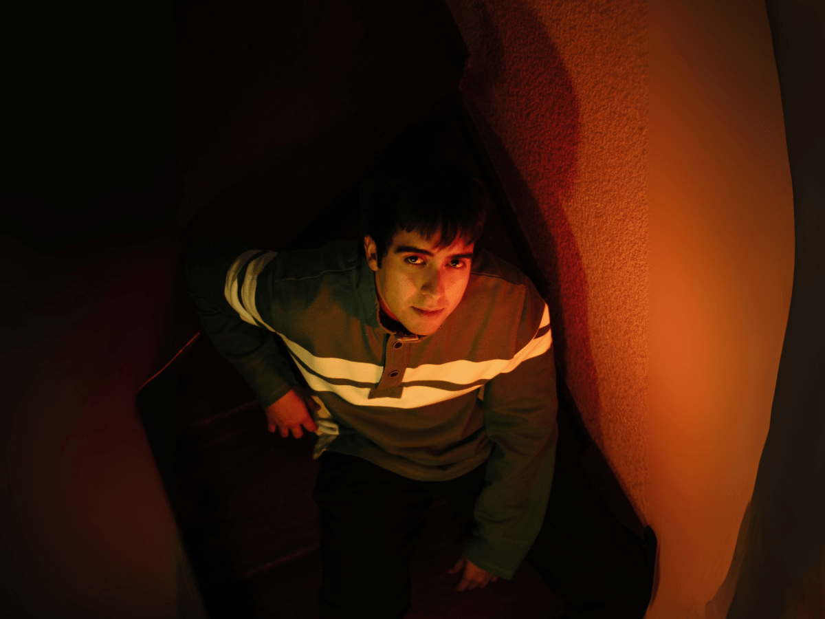 LEO ALANIS PRESENTA ´2001´ UN VIAJE A LA NOSTALGIA.